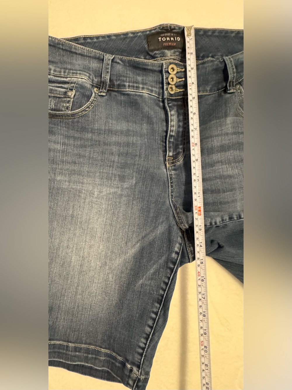 Torrid Premium Denim High Rise Stretch Slight Distressed Bermuda Shorts Size 22 - Picture 6 of 7